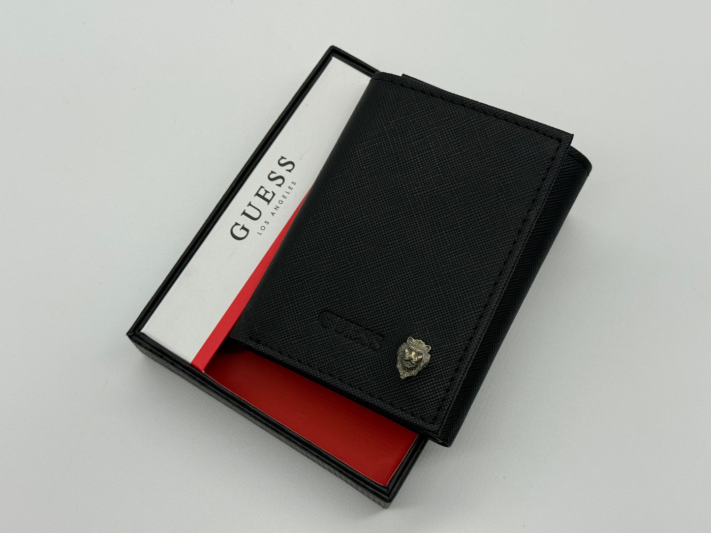 MEN CARTERA GUESS VERTICAL LION