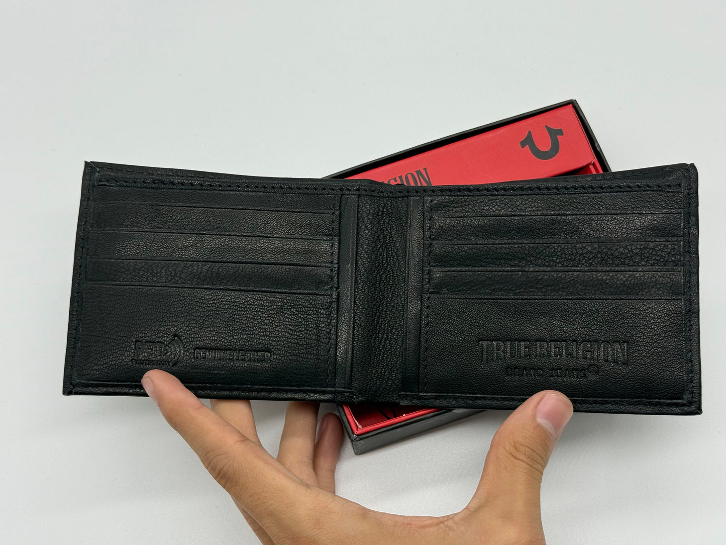 MEN CARTERA TRUE RELIGION BLACK/GOLD