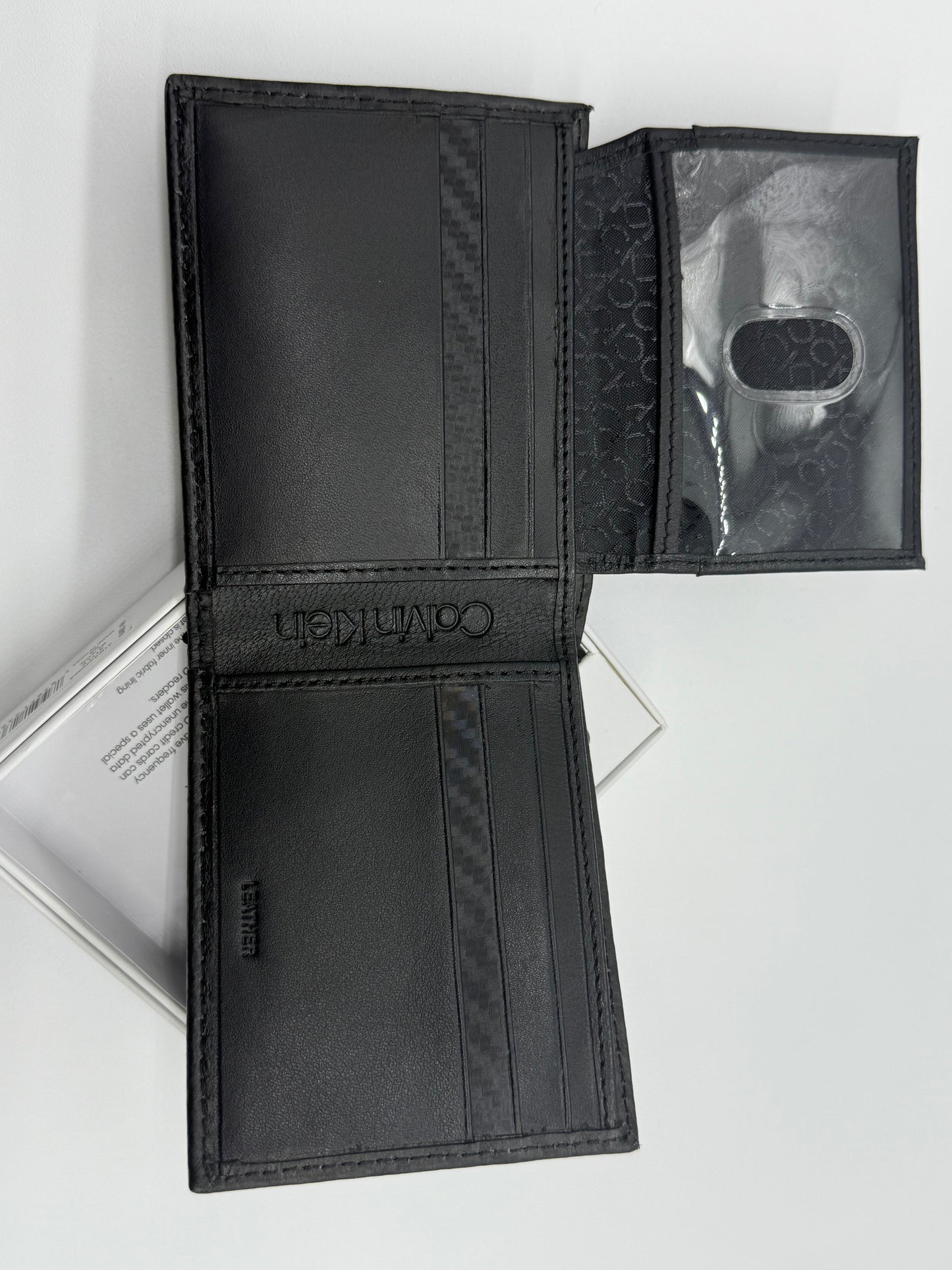 MEN CARTERA CALVIN KLEIN REFLEJANTE