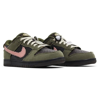 DUNK LOW DUNKS NOT DEAD