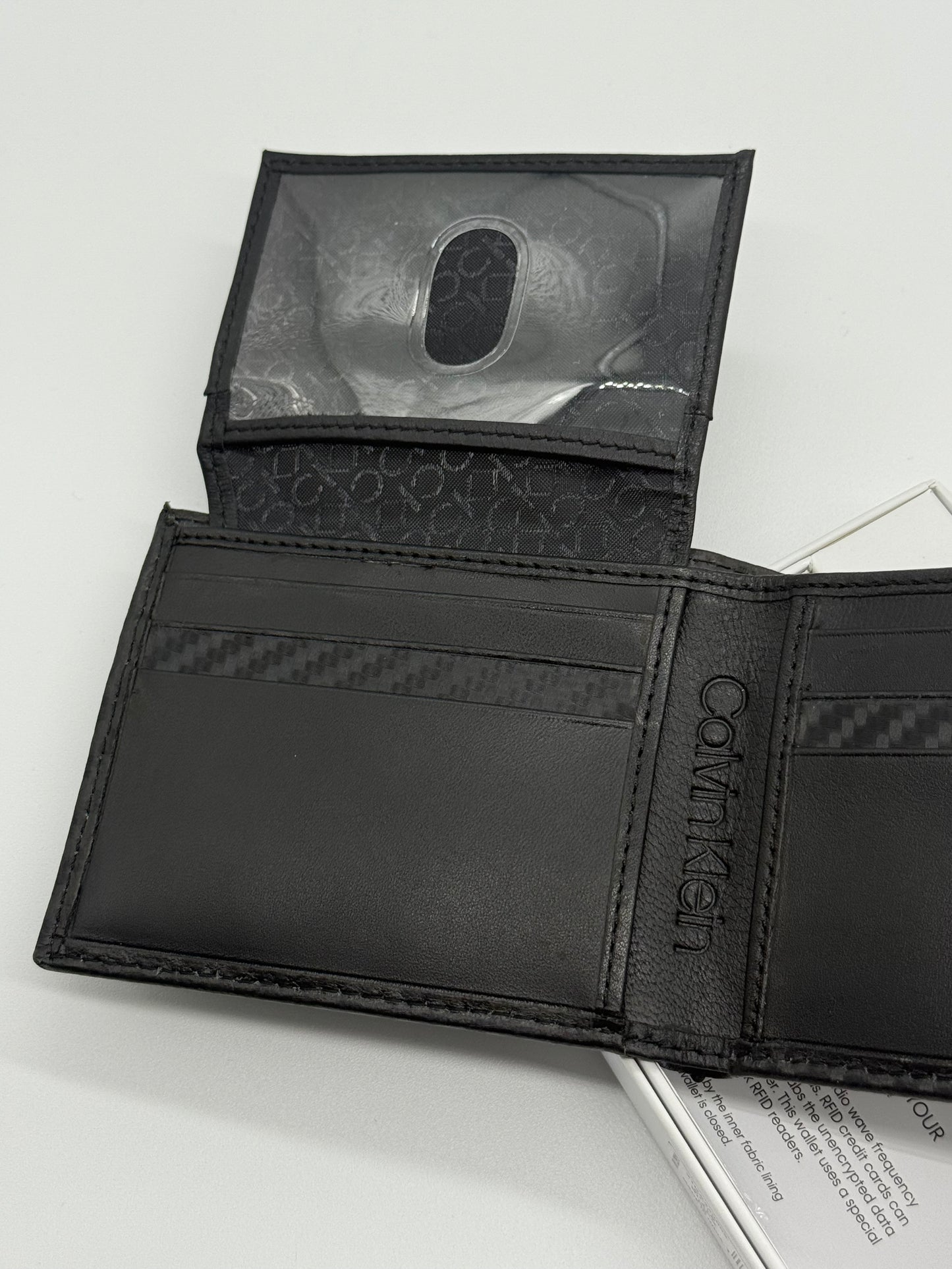 MEN CARTERA CALVIN KLEIN REFLEJANTE