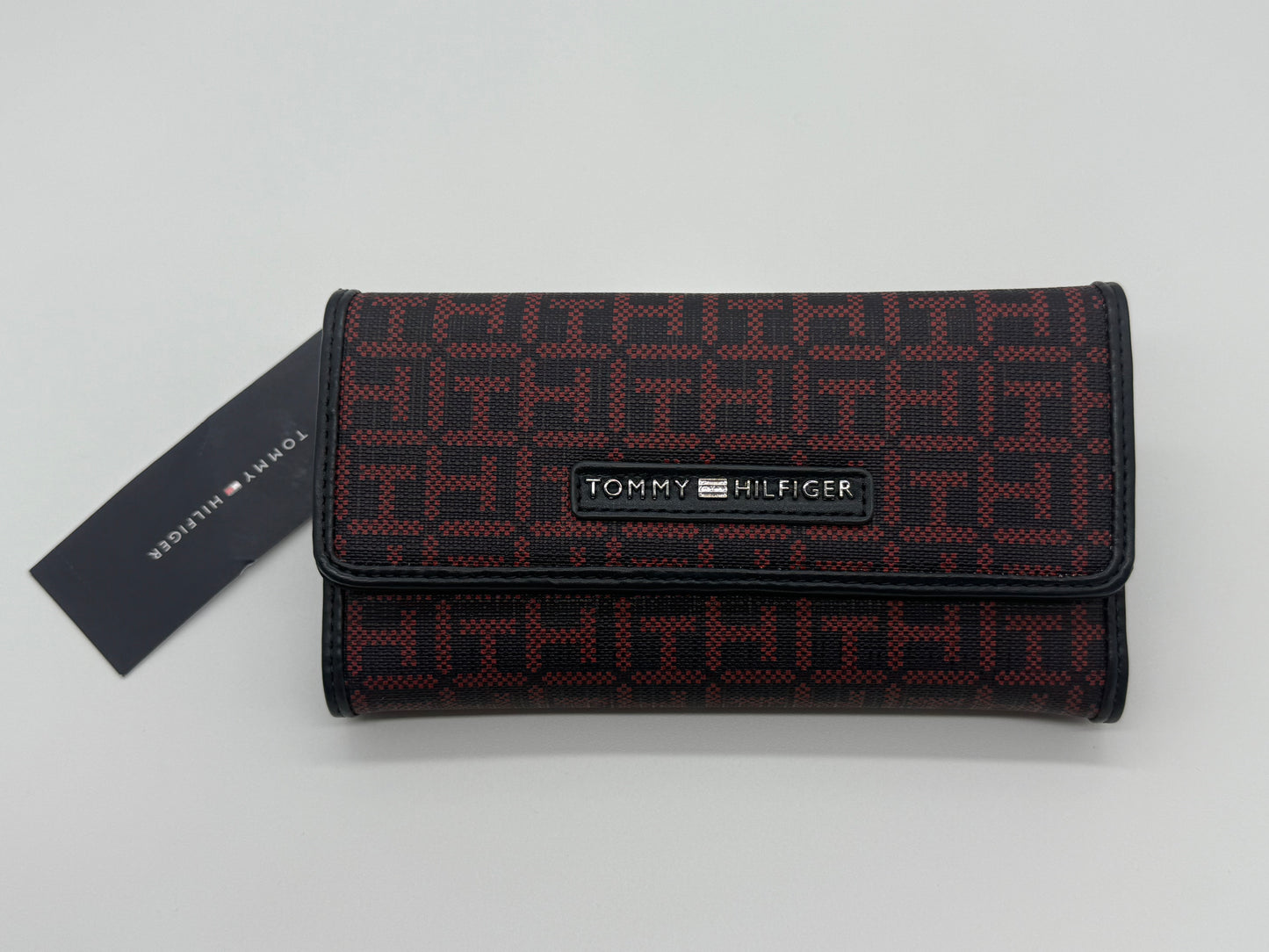 WMNS CARTERA TOMMY HILFIGER CON DISEÑO