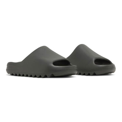 YEEZY SLIDES DARK ONYX